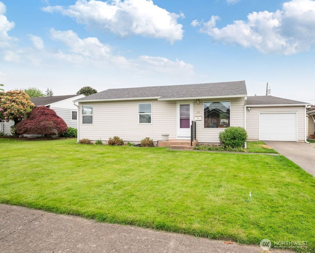 Photo of 324 Colorado Street, Longview, WA 98632 (MLS # 2512634)