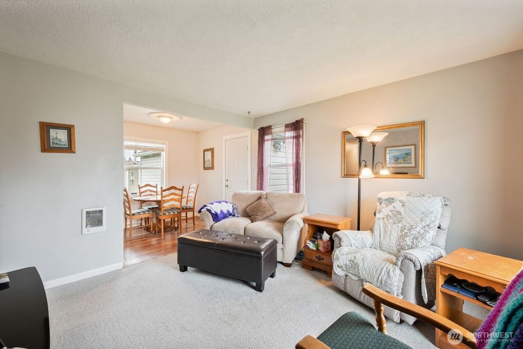 Photo of 324 Colorado Street, Longview, WA 98632 (MLS # 2512634)