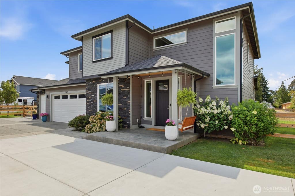 Photo of 1347 Malatesta Court, Enumclaw, WA 98022 (MLS # 2570955)