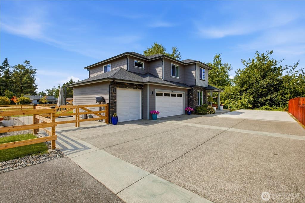 Photo of 1347 Malatesta Court, Enumclaw, WA 98022 (MLS # 2570955)