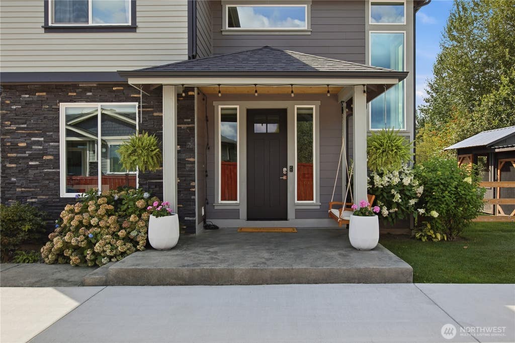 Photo of 1347 Malatesta Court, Enumclaw, WA 98022 (MLS # 2570955)