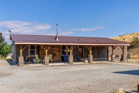 Photo of 47 Barn Dance Drive, Pateros, WA 98846 (MLS # 2562233)