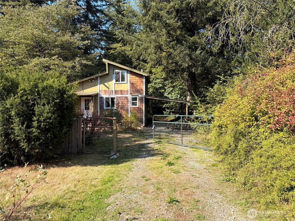 Photo of 41231 Goldbar Boulevard, Gold Bar, WA 98251 (MLS # 2584726)