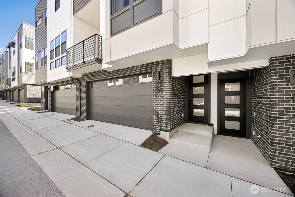 Photo of 18814 99th Court NE #B, Bothell, WA 98011 (MLS # 2410991)
