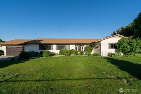 Photo of 94 Country Way, Walla Walla, WA 99362 (MLS # 2520052)
