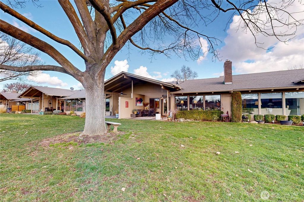 Photo of 2200 Plaza Way #506, Walla Walla, WA 99362 (MLS # 2476768)