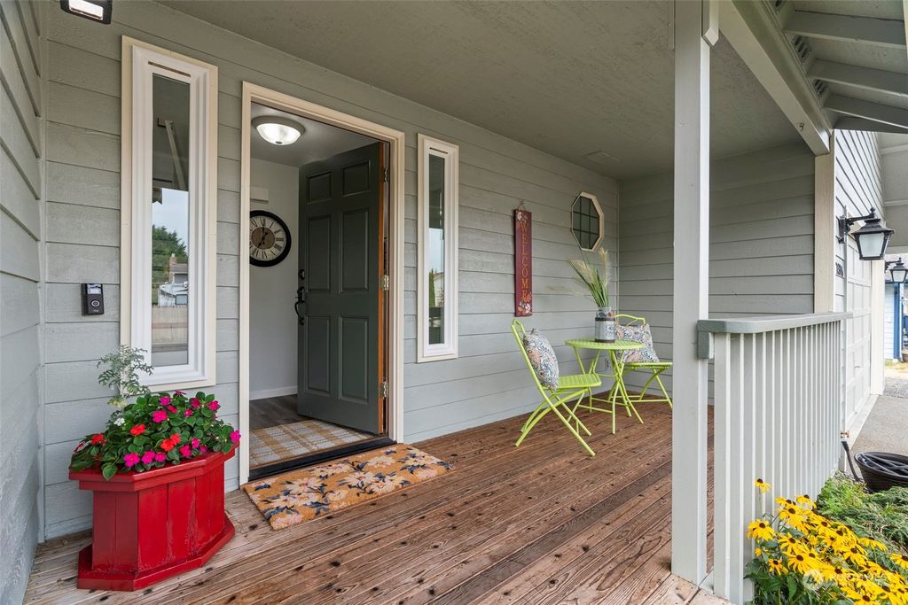Photo of 7316 73rd St St NE, Marysville, WA 98270 (MLS # 1994388)