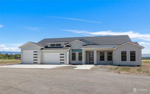 Photo of 861 Waterbrook Lane, Ellensburg, WA 98926 (MLS # 2255565)