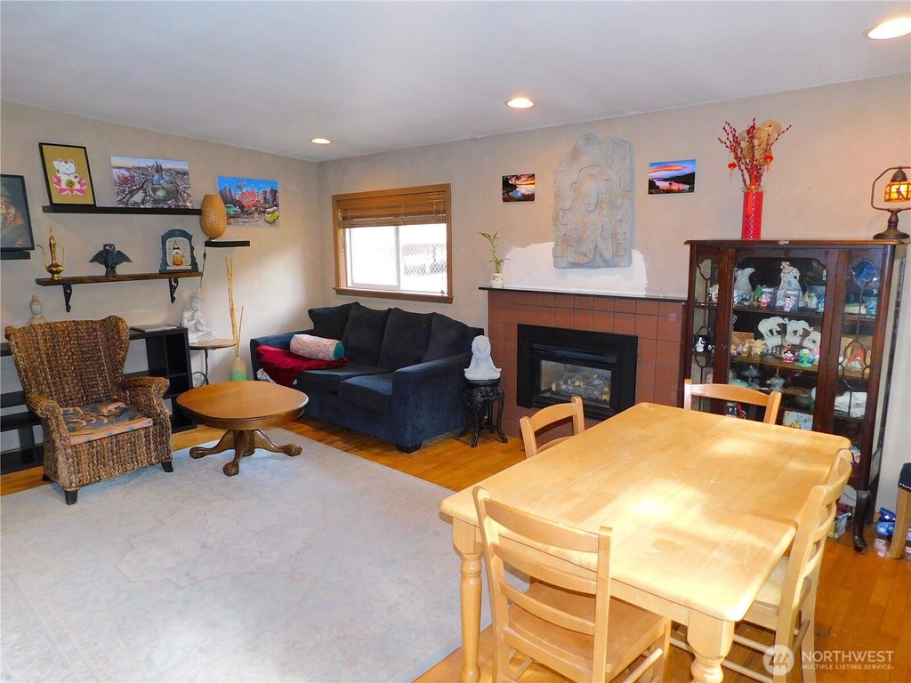 Photo of 30310 6th Avenue S, Federal Way, WA 98003 (MLS # 2423874)
