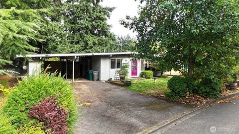 Photo of 30310 6th Avenue S, Federal Way, WA 98003 (MLS # 2423874)