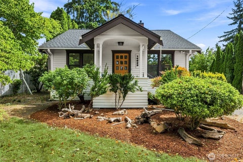 Photo of 14622 18th Avenue SW, Burien, WA 98166 (MLS # 2557348)