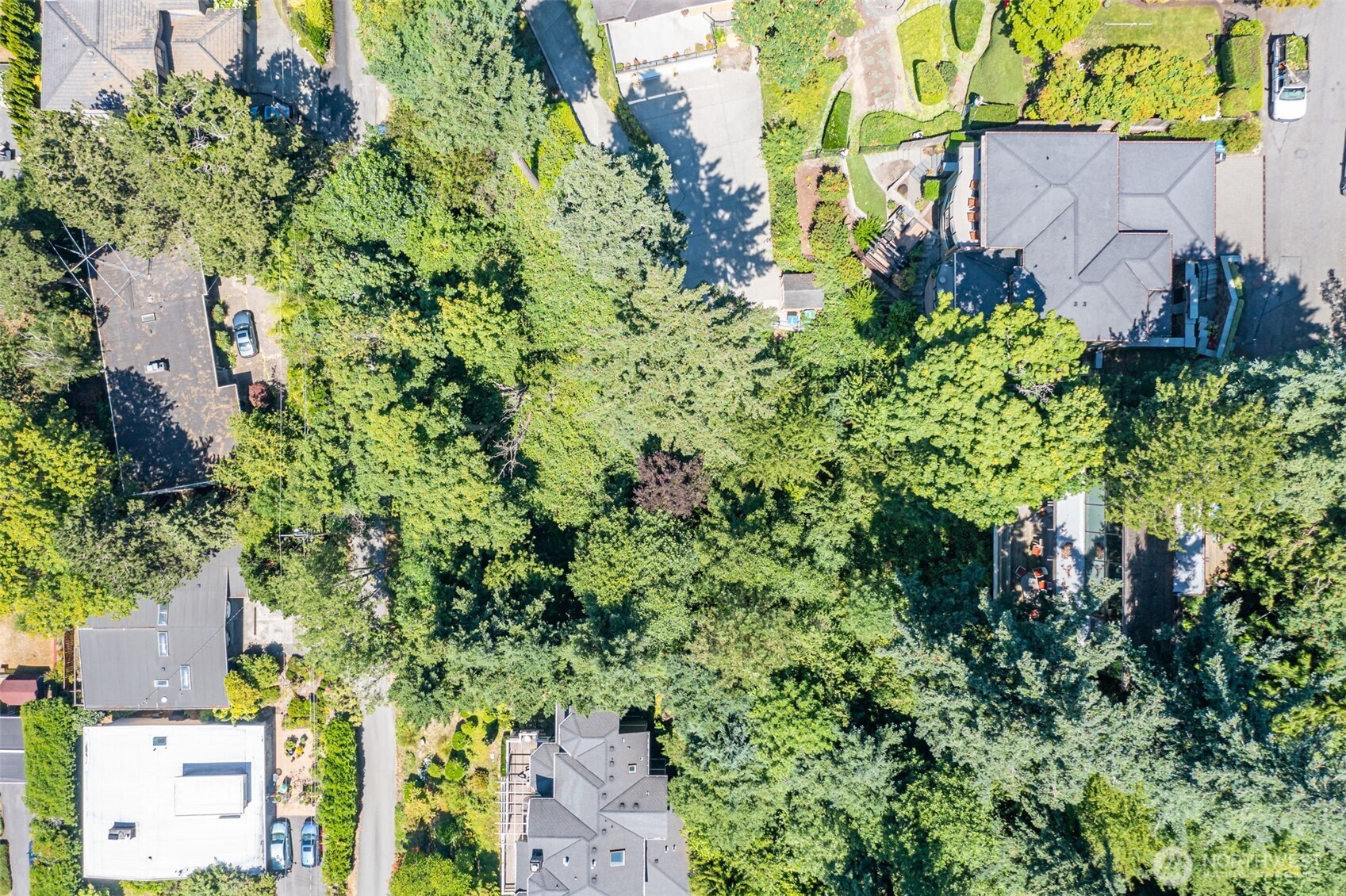 28 68th Avenue SE