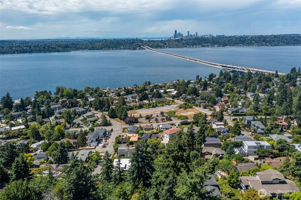 Photo of 28 XX 68th Avenue SE, Mercer Island, WA 98040 (MLS # 2352940)