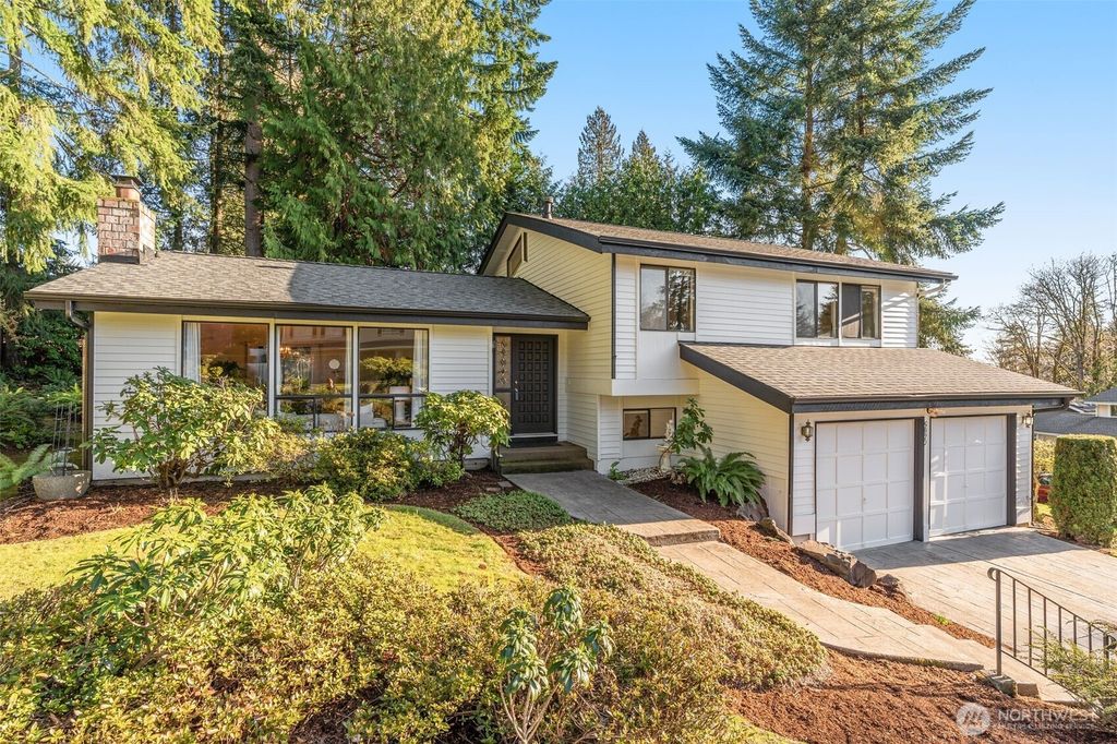 Photo of 5820 141st Place SE, Bellevue, WA 98006 (MLS # 2472357)