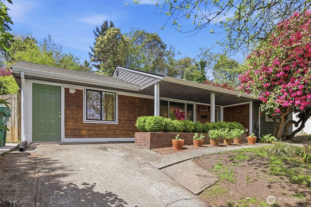 Photo of 10209 31st Avenue SW, Seattle, WA 98146 (MLS # 2521553)