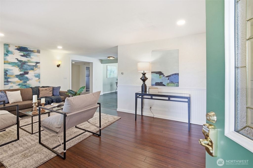 Photo of 10209 31st Avenue SW, Seattle, WA 98146 (MLS # 2521553)