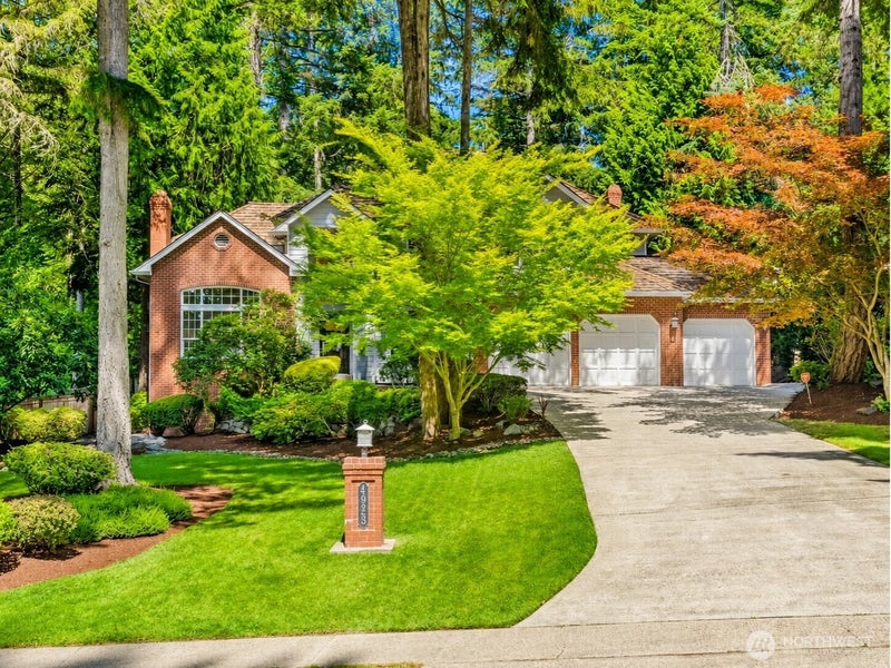 4923 Canterwood Drive NW