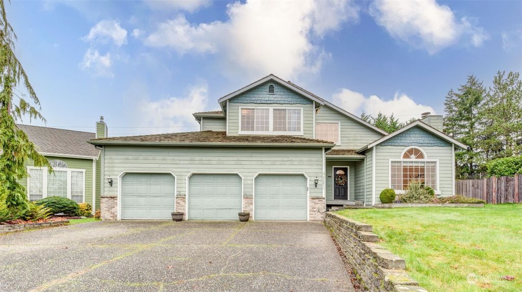 Photo of 22811 14th Place Pl W, Bothell, WA 98021 (MLS # 2316725)