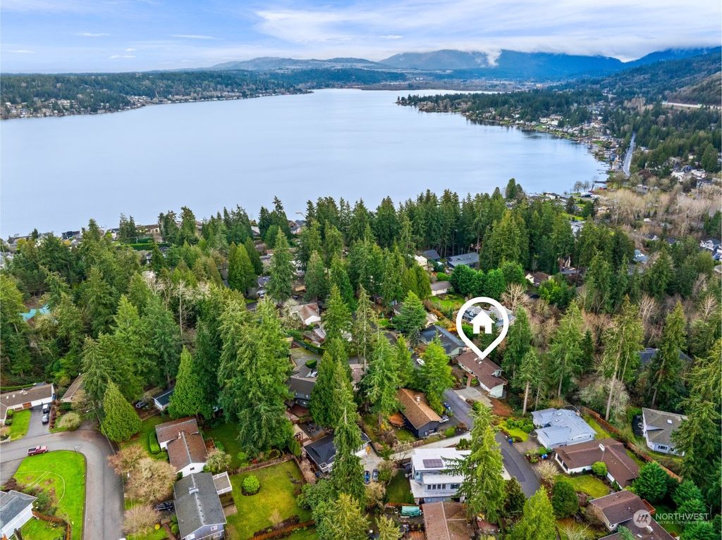 Photo of 16703 SE 31st Street, Bellevue, WA 98008 (MLS # 2318681)