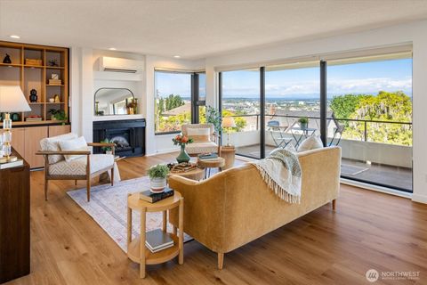 Photo of 1605 5th Avenue N #302, Seattle, WA 98109 (MLS # 2525516)