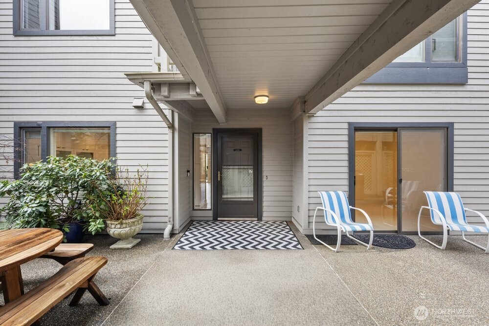 6121 NE 175 Street A202