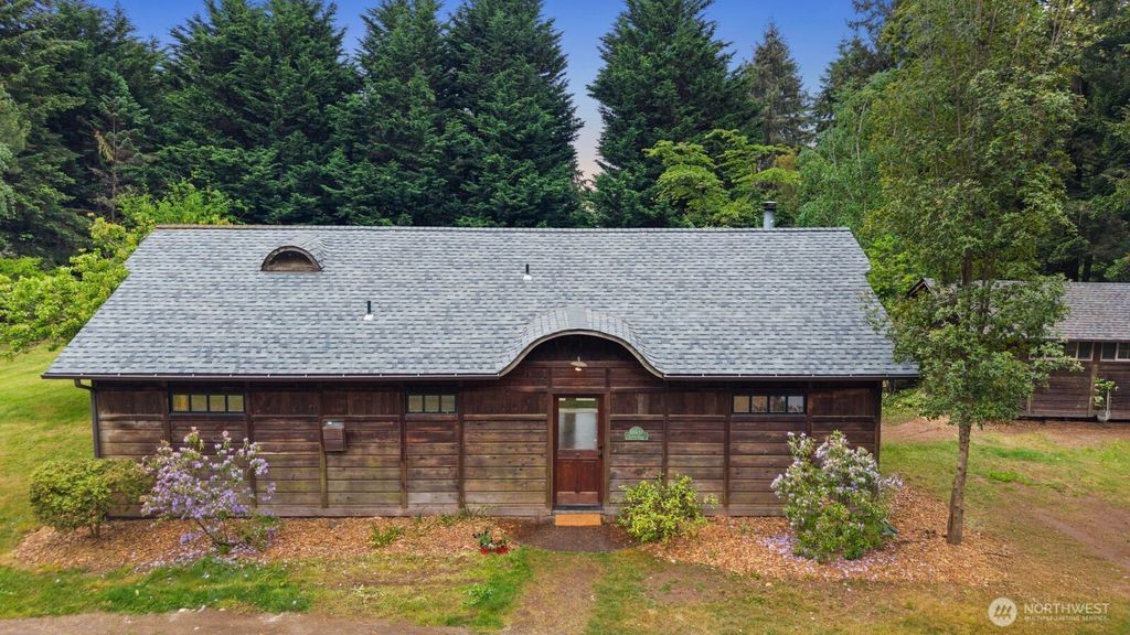 Photo of 13031 SW 297th Way, Vashon, WA 98070 (MLS # 2525413)