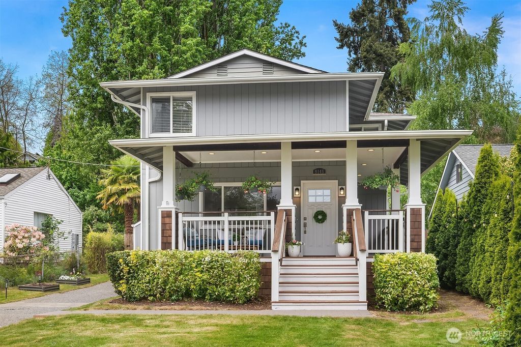 Photo of 9145 20th Avenue NE, Seattle, WA 98115 (MLS # 2372595)