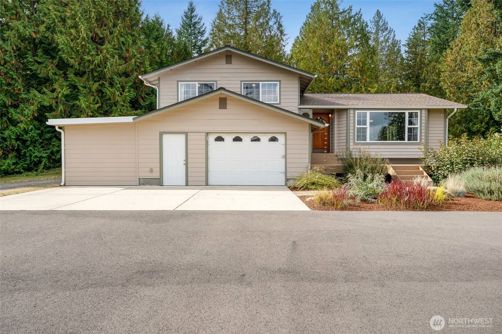 Photo of 16004 W Lake Goodwin Road, Stanwood, WA 98292 (MLS # 2442731)