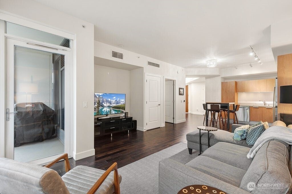 Photo of 1920 4th Avenue #509, Seattle, WA 98101 (MLS # 2581126)