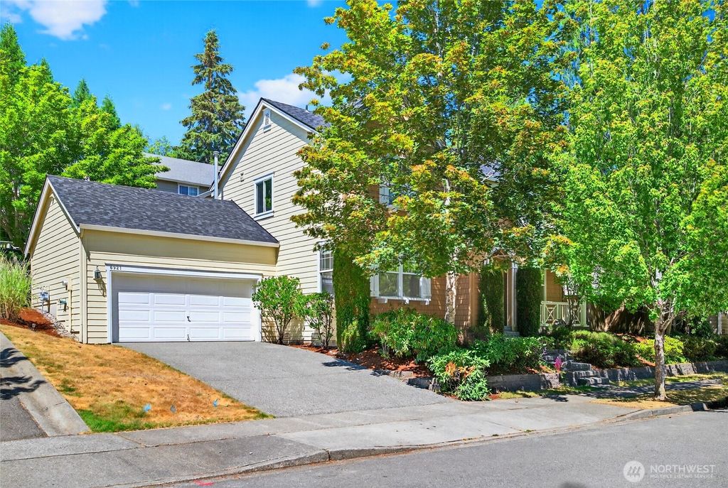 Photo of 6921 Elderberry Avenue SE, Snoqualmie, WA 98065 (MLS # 2410184)