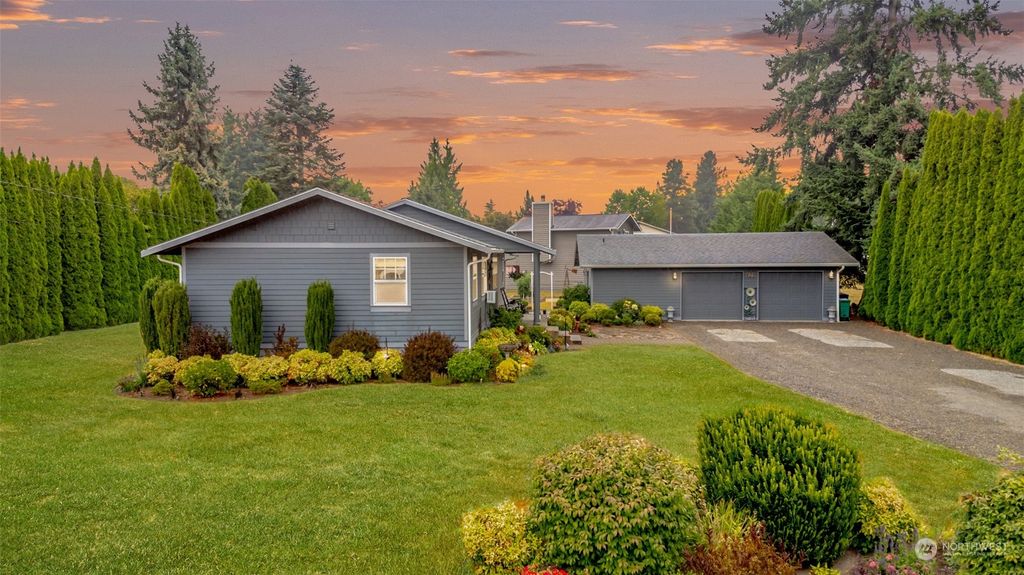 Photo of 429 4th Avenue SE, Pacific, WA 98047 (MLS # 2149513)