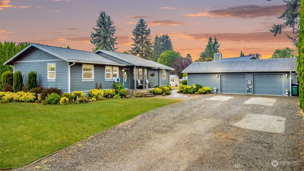 Photo of 429 4th Avenue SE, Pacific, WA 98047 (MLS # 2149513)