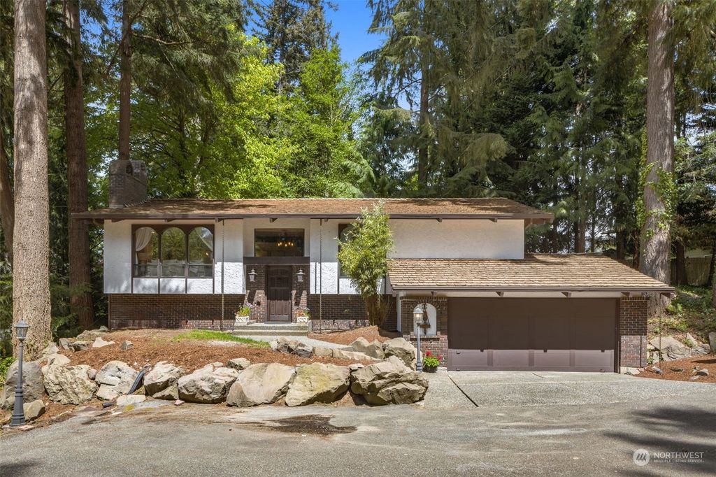 Photo of 805 Alpine Drive, Everett, WA 98203 (MLS # 2234291)