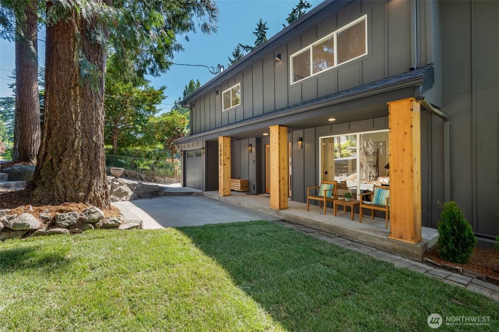 Photo of 10029 46th Avenue NE, Seattle, WA 98125 (MLS # 2388987)