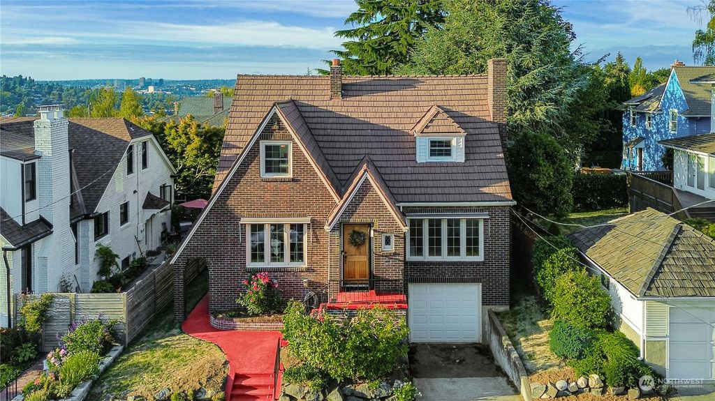 Photo of 3306 E Pine Street St, Seattle, WA 98122 (MLS # 2289900)