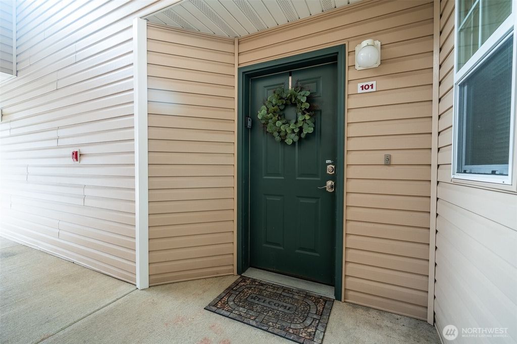 Photo of 2001 120th Place SE #3-101, Everett, WA 98208 (MLS # 2396686)