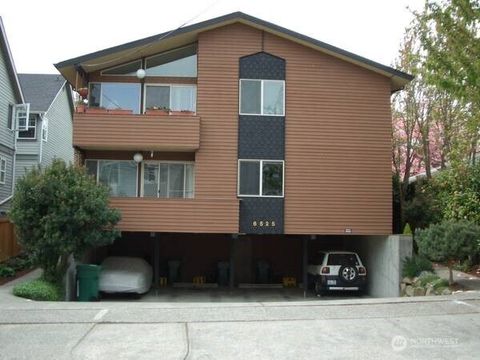 Photo of 6525 24th Avenue NE, Seattle, WA 98115 (MLS # 2527182)