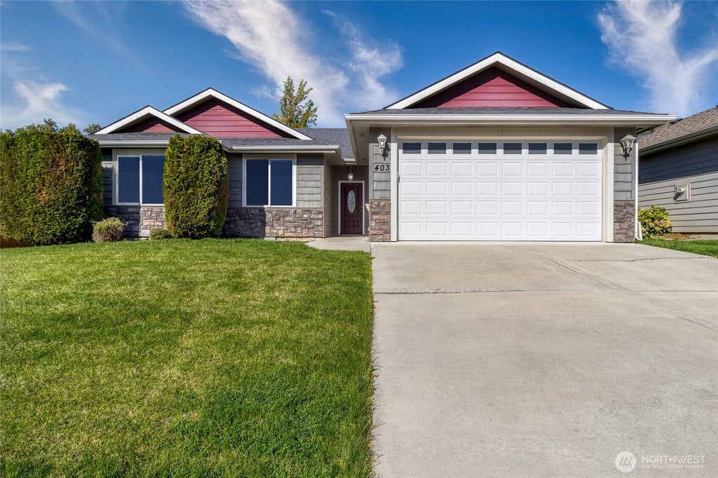 Photo of 403 SE 3rd Street, College Place, WA 99324 (MLS # 2592296)