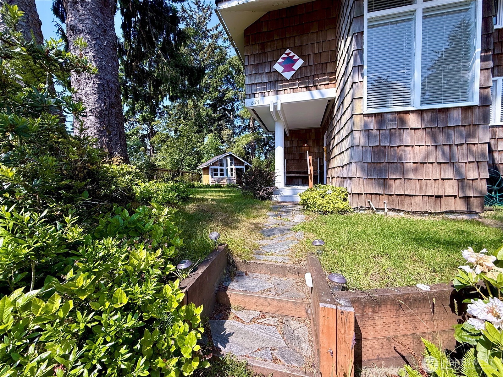 877 Mount Olympus Avenue SE