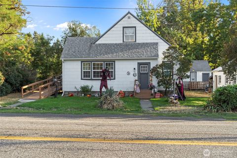 Photo of 115 W 2nd Street, Waitsburg, WA 99361 (MLS # 2436606)