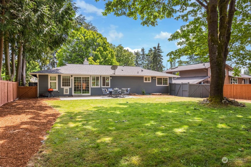 Photo of 4200 NE 19th Street, Renton, WA 98059 (MLS # 2071467)