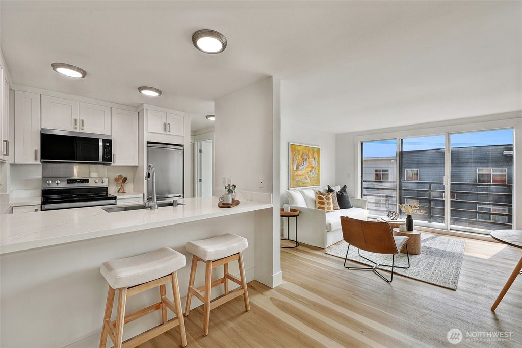 Photo of 3401 Wallingford Avenue N #403, Seattle, WA 98103 (MLS # 2431498)
