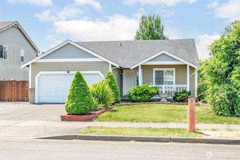 Photo of 1405 NE Riddell Avenue, Orting, WA 98360 (MLS # 2558654)