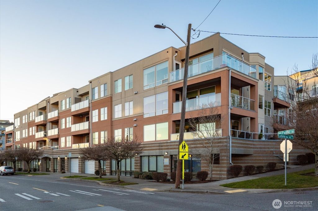 Photo of 3900 2nd Avenue NE #401, Seattle, WA 98105 (MLS # 2348088)