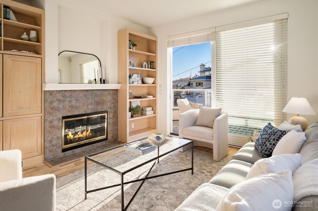 Photo of 3900 2nd Avenue NE #401, Seattle, WA 98105 (MLS # 2348088)