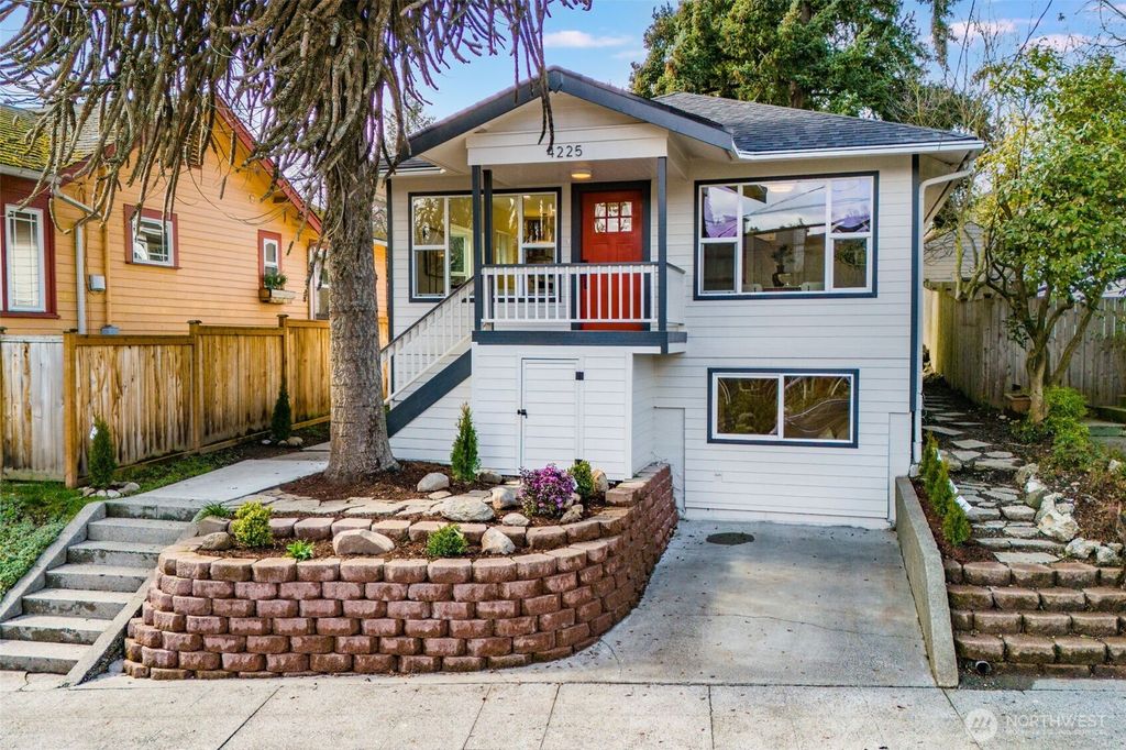 Photo of 4225 Midvale Avenue N, Seattle, WA 98103 (MLS # 2345985)