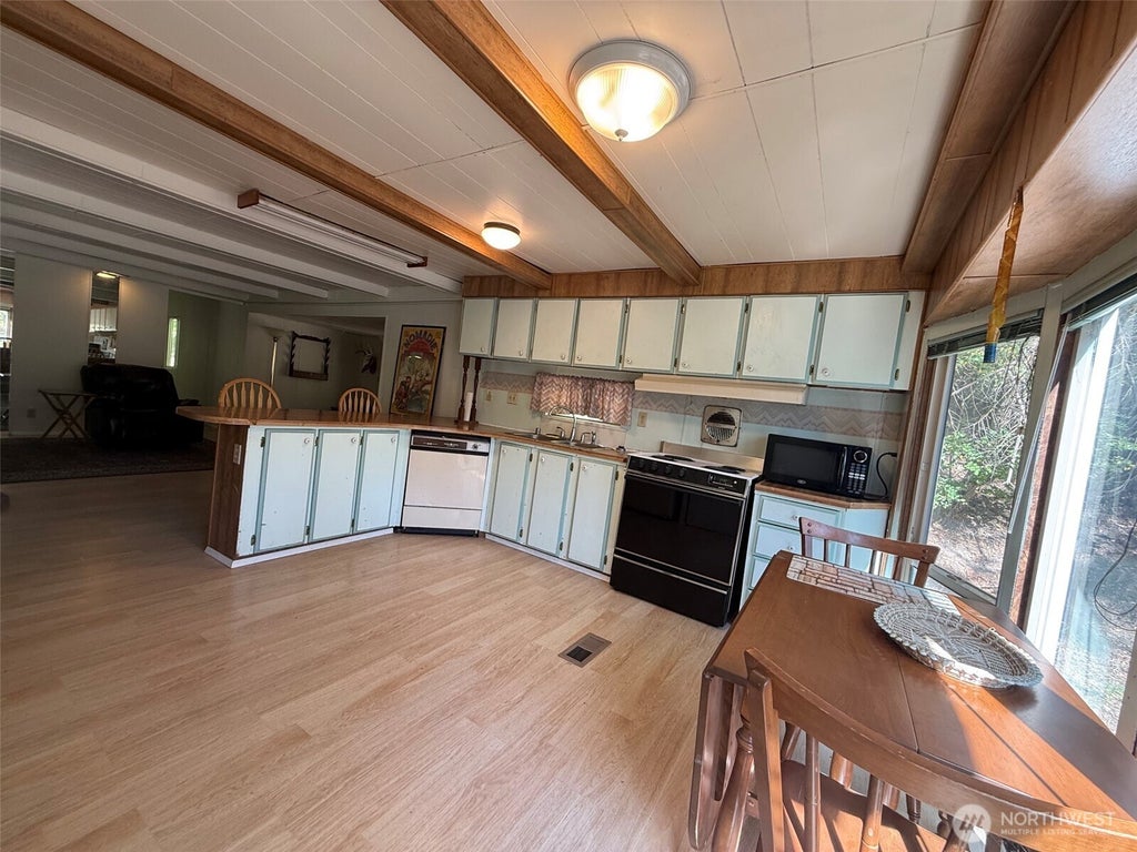 Photo of 5030 Lemon Avenue #A, Hunters, WA 99137 (MLS # 2588066)