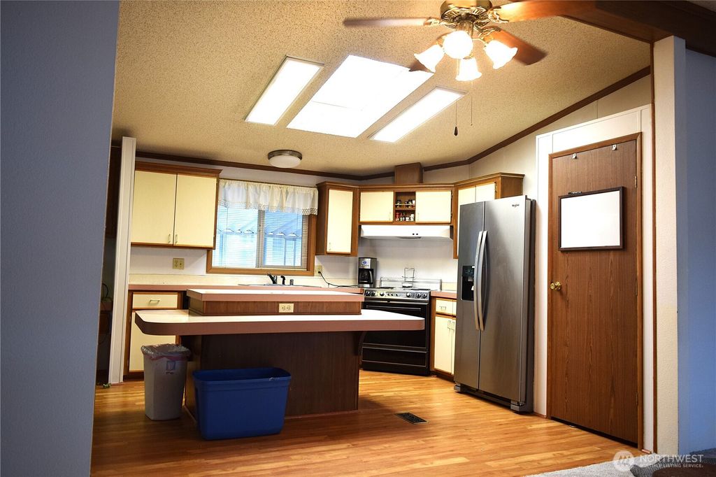 listing image 9365576789334992924
