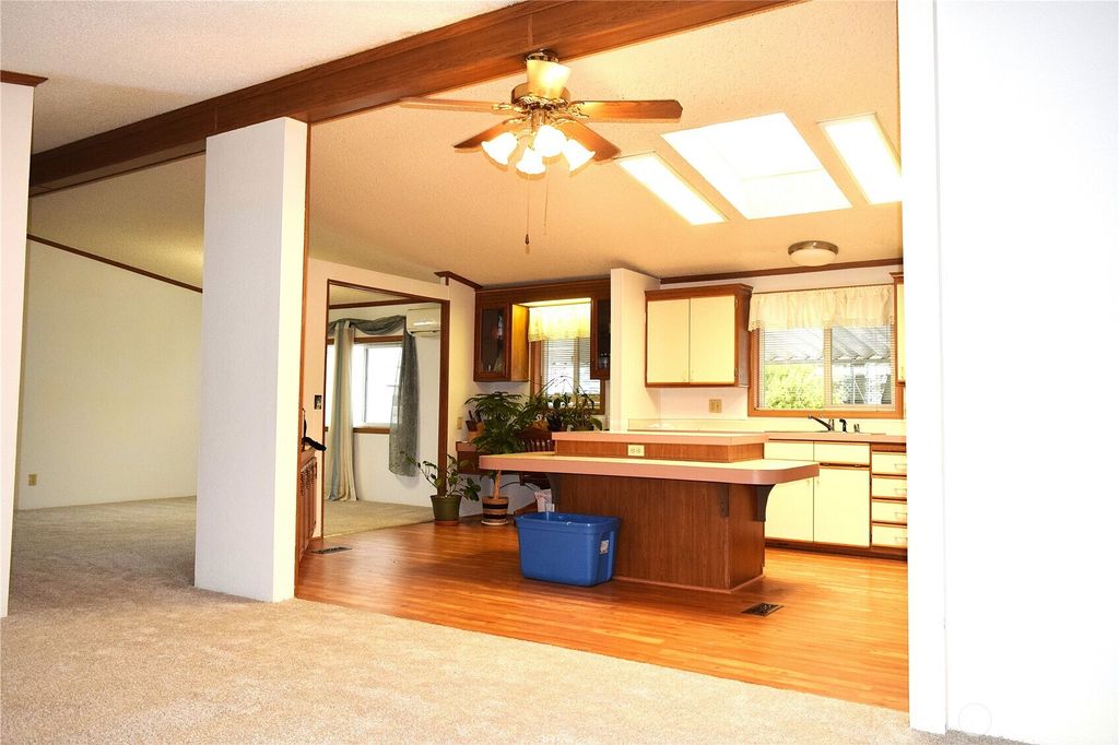 listing image 9364712782002540925