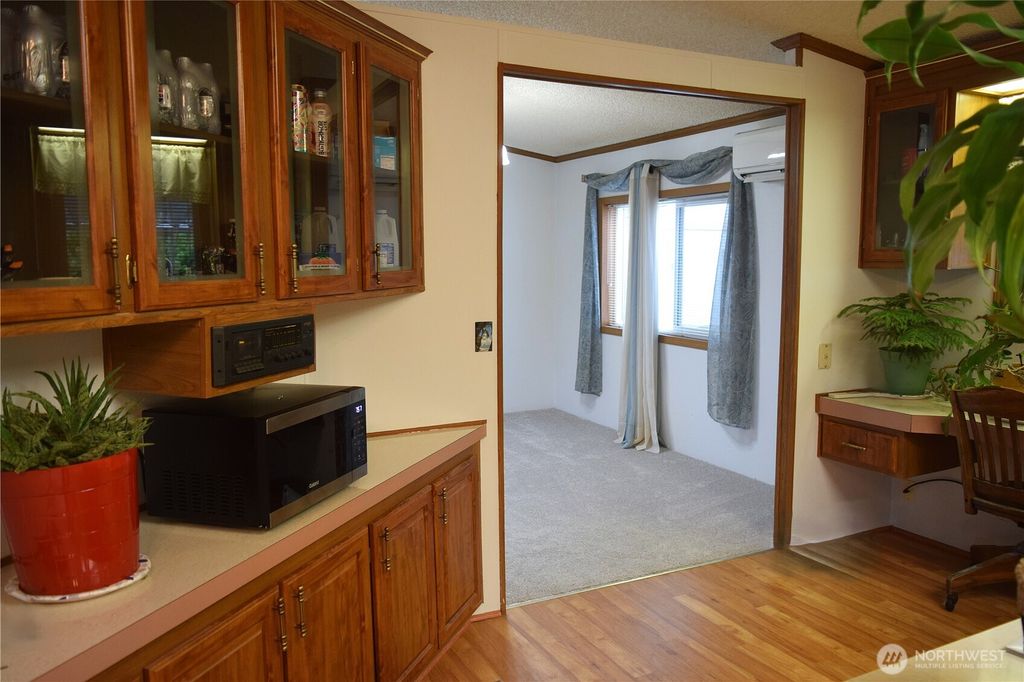 listing image 9360747022761355514